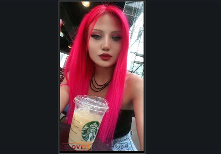 Kadıköy Starbucks da takılan motorculara veren Pembeli kaşar
